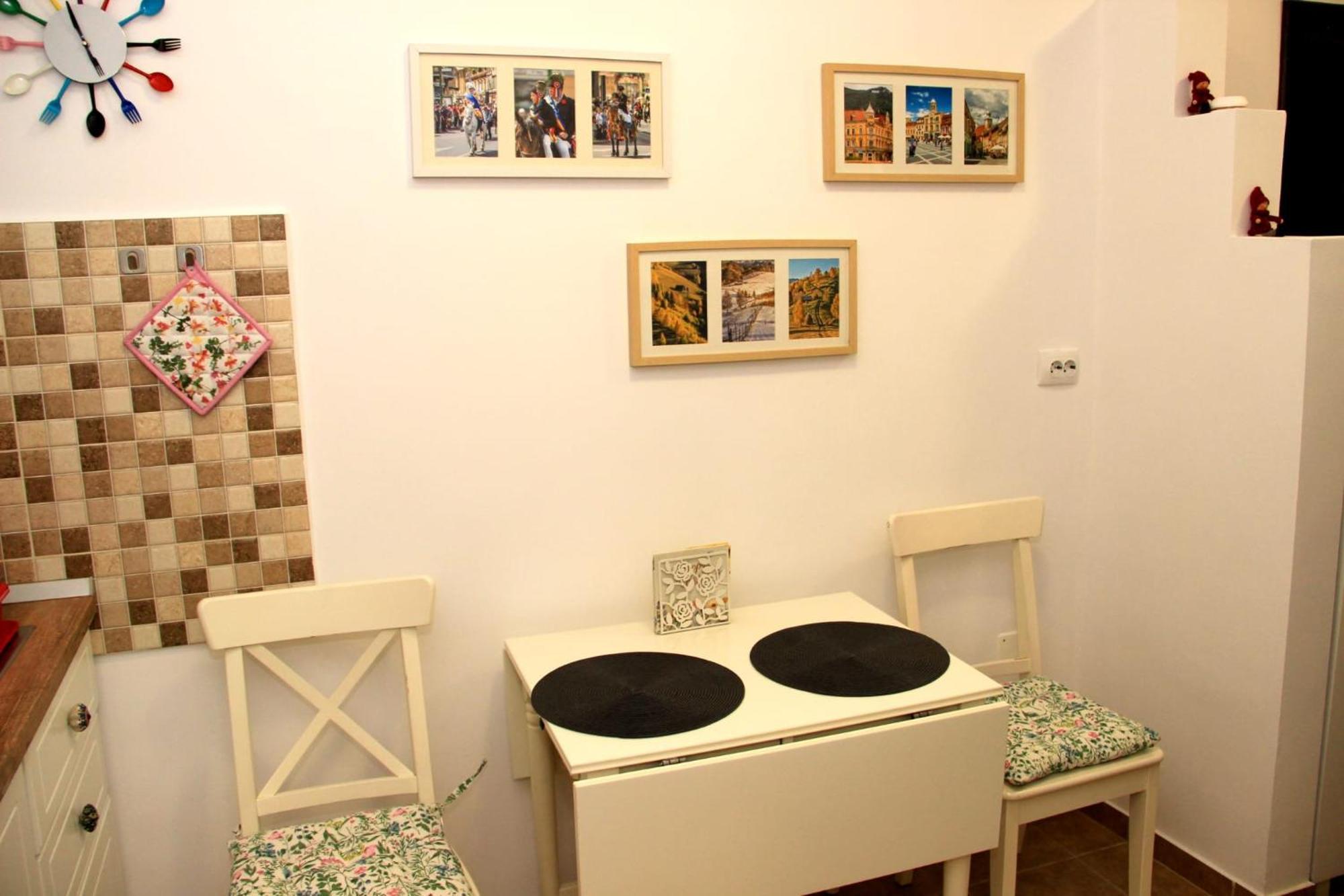 John With Parking Option Apartamento Braşov