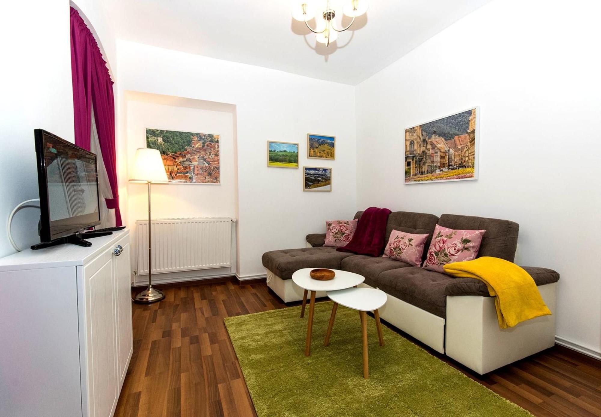 John With Parking Option Apartamento Braşov