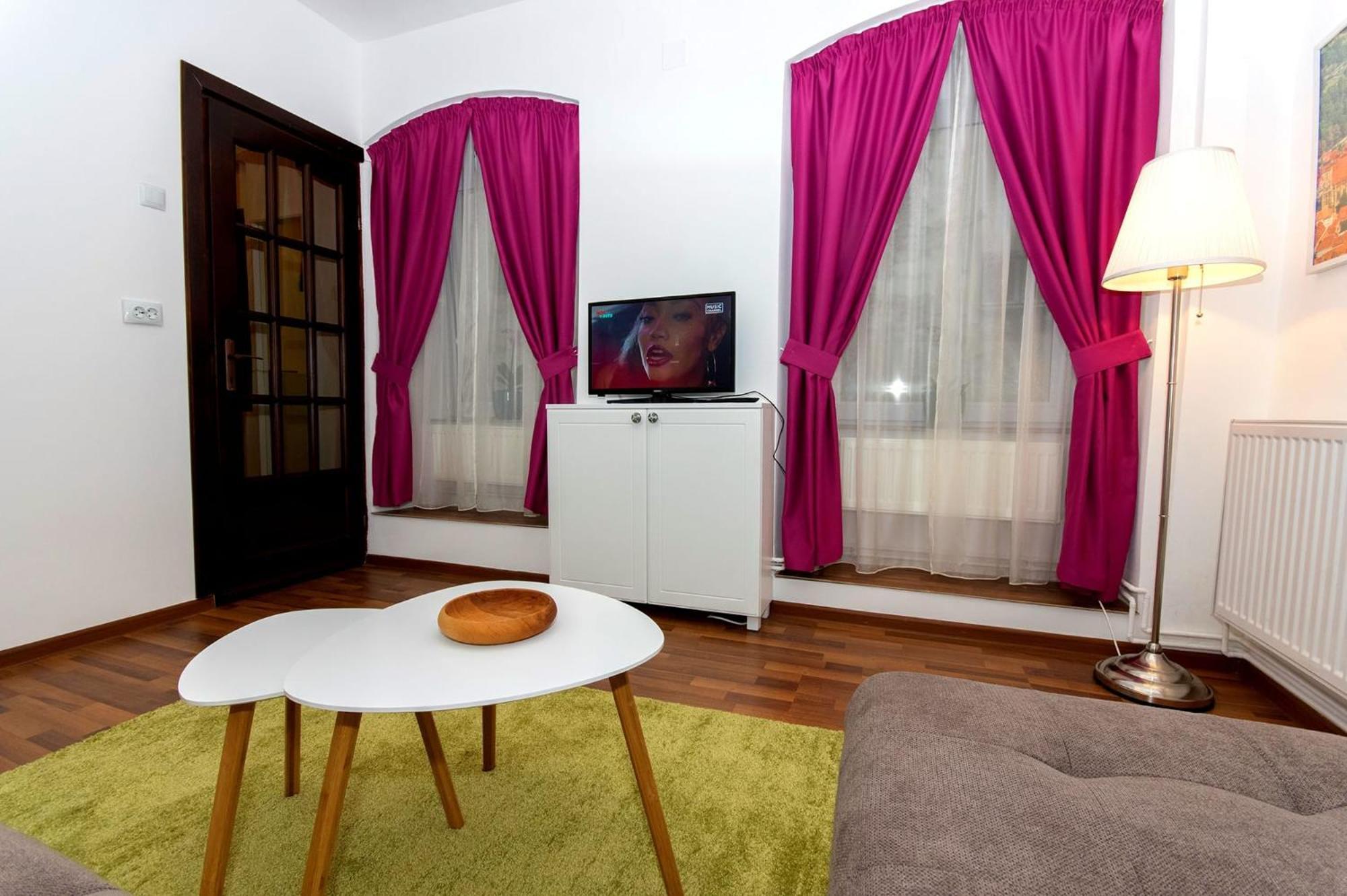 John With Parking Option Apartamento